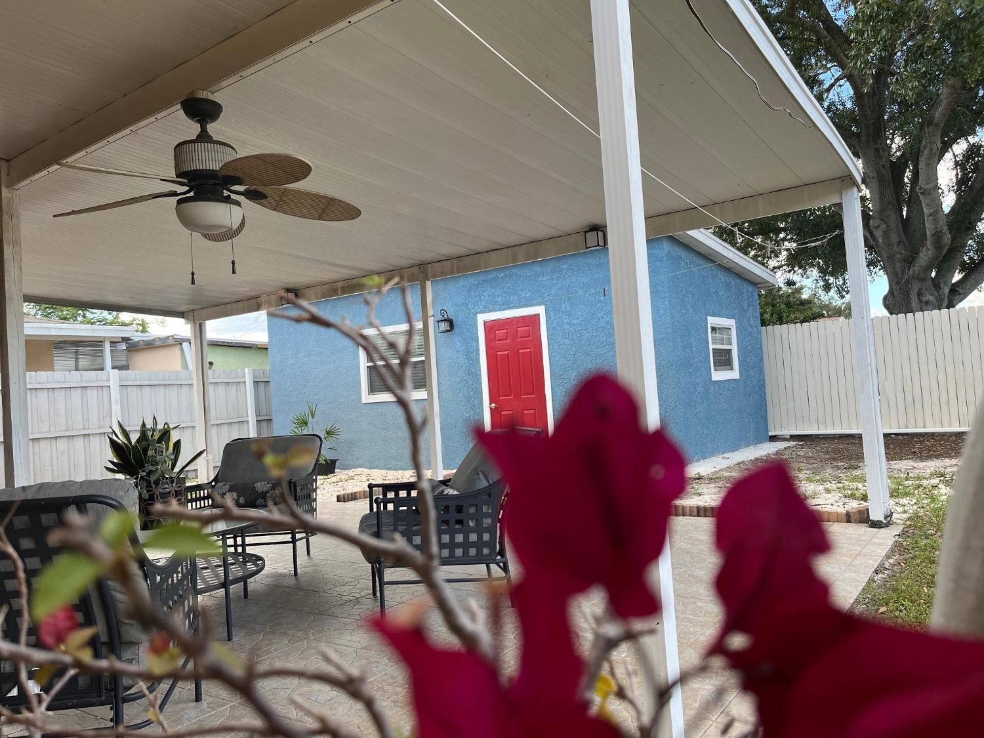 Loft Close To Downtown, Raymond James Stadium, Airport And Many More Places Tampa Exterior foto
